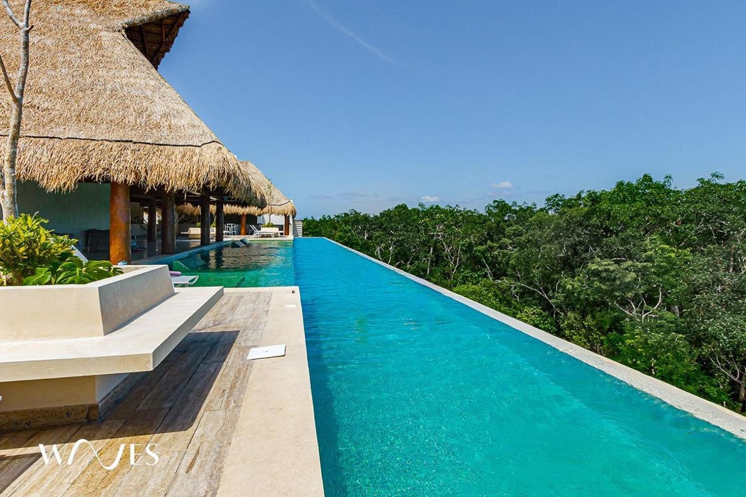 2 Rec. | Roof C/infinity Pool + Jacuzzi | Amplio Appartement